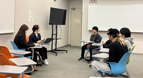 東京国際大学の学生とみたけ食品の社員